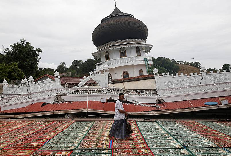 7 декабря. В результате землетрясения в индонезийской провинции Ачех погибли не менее 92 человек