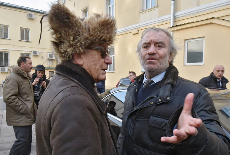 Композитор Родион Щедрин (слева) с музыкальным руководителем Мариинского театра Валерием Гергиевым на церемонии открытия памятника балерине Майе Плисецкой в Москве, 2016 год 