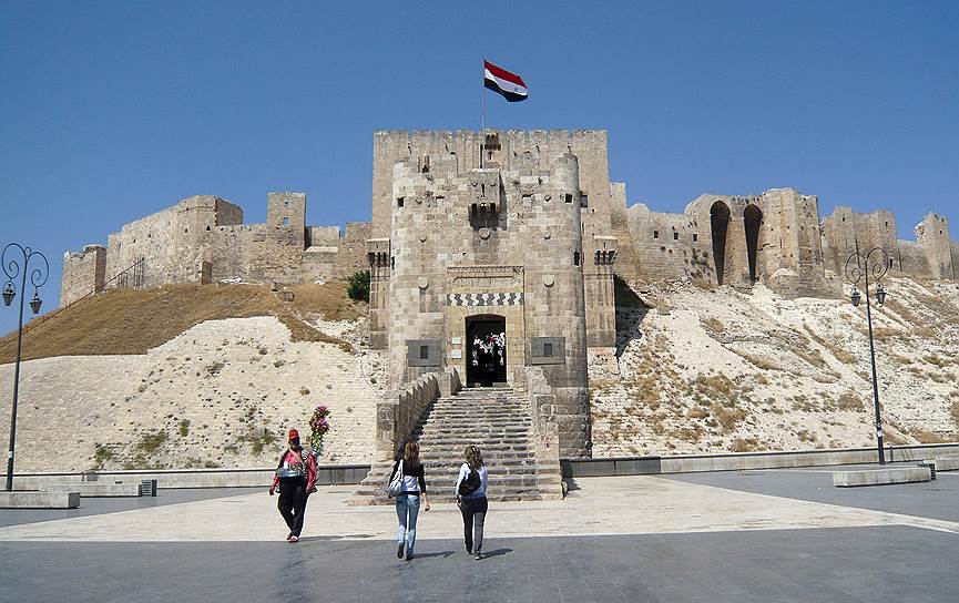 Август 2010. Цитадель в историческом центре Алеппо