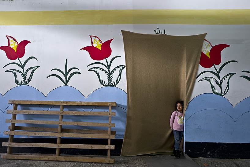 Оинофита, Греция. Шестилетняя девочка в лагере для беженцев