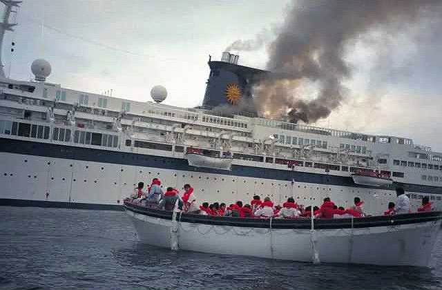 21 мая 1999 года круизный лайнер Sun Vista затонул недалеко от малайзийского острова Пинанг. Пожар в машинном отделении распространился на все судно и привел к его затоплению. На судне водоизмещением 30 тыс. тонн находились 1,4 тыс. пассажиров, никто не пострадал