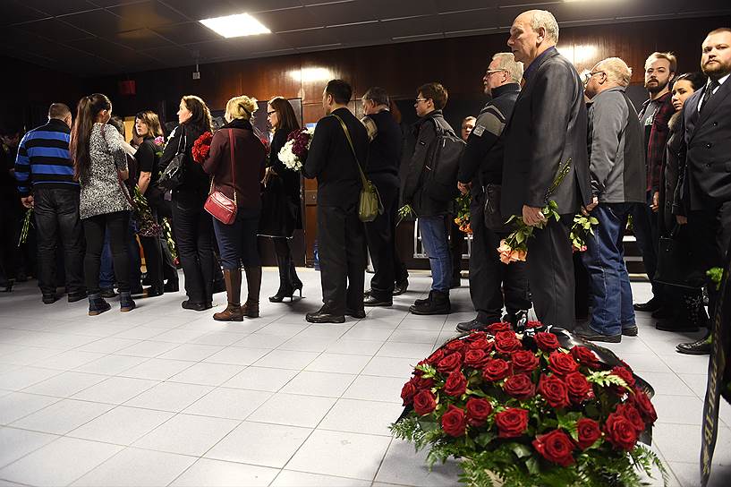 Гражданская панихида по погибшим журналистам в телецентре «Останкино»
