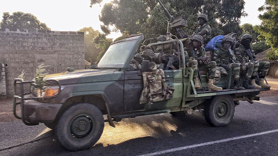 Как войну в Гамбии отложили до полудня