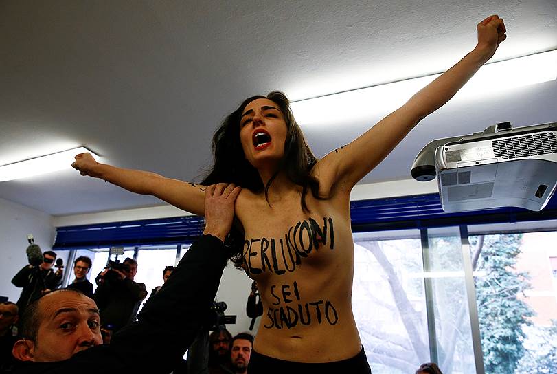 4 марта 2018 года полуобнаженная активистка группы Femen попыталась помешать бывшему премьер-министру Италии Сильвио Берлускони проголосовать на парламентских выборах в Италии. Девушка выкрикивала «Берлускони, твое время прошло!»
