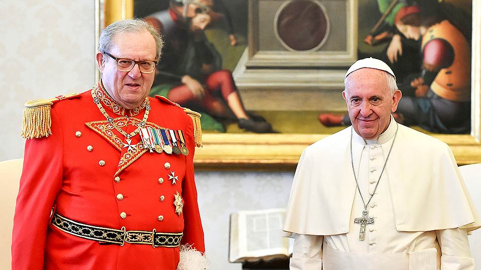 Почему глава Мальтийского ордена подал в отставку после встречи с папой Франциском