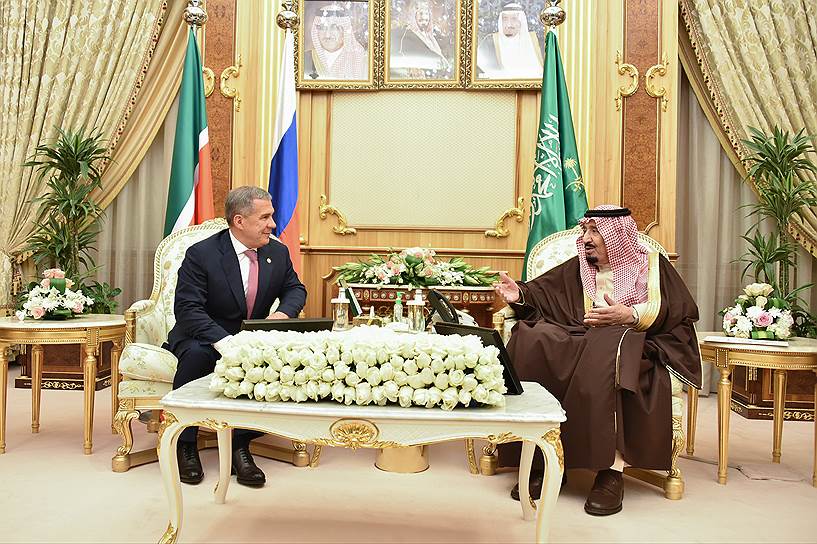 Президент Татарстана Рустам Минниханов (слева) и король Саудовской Аравии Сальман ибн Абдель-Азиз ас-Сауд