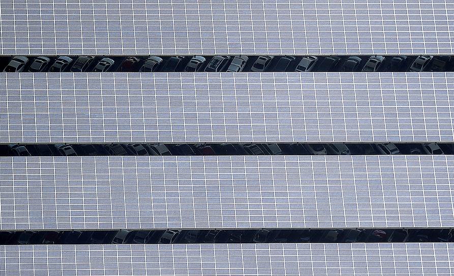 Маунтин-Вью. Солнечные батареи на крыше парковки