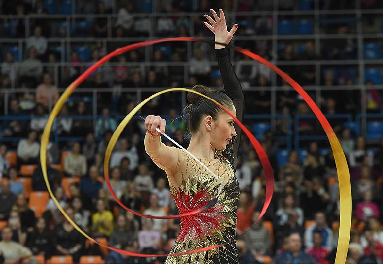 Болгарская гимнастка Невяна Владинова