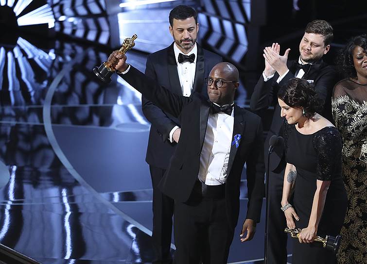 Победители 89-ой премии «Оскар» — команда фильма «Лунный свет»