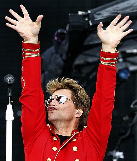За свою историю группа Bon Jovi выпустила 11 студийных и один концертный альбом, а также три сборника. Общий тираж пластинок превышает 150 млн копий. В 2006 году группу официально включили в Зал музыкальной славы Великобритании