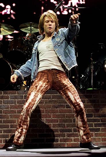 На пике популярности у группы Bon Jovi начались проблемы — из-за интенсивного гастрольного графика у солиста начались проблемы с голосом, участники были недовольны тем, что большая часть внимания доставалась самому Джону Бон Джови. В итоге в 1990 году Бон Джови выпустил сольный альбом «Blaze Of Glory», через семь лет появилась вторая пластинка музыканта «Destination Anywhere»