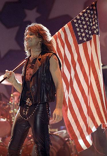 В 1989 году Bon Jovi приезжали в СССР на Московский международный музыкальный фестиваль мира. Группа стала одним из немногих западных коллективов, которые официально получили разрешение выступать в стране. Кроме них на фестивали выступили Ozzy Osbourne и Scorpions