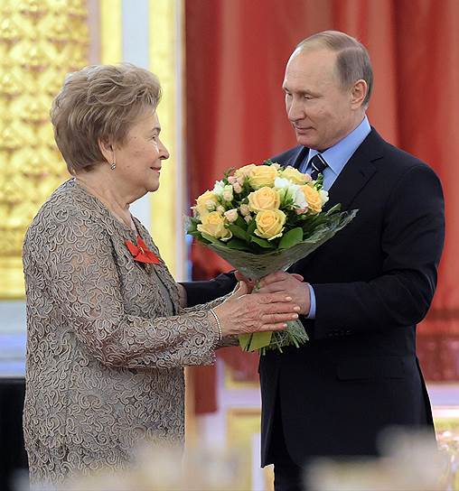 Вдова первого президента России Наина Ельцина и президент России Владимир Путин