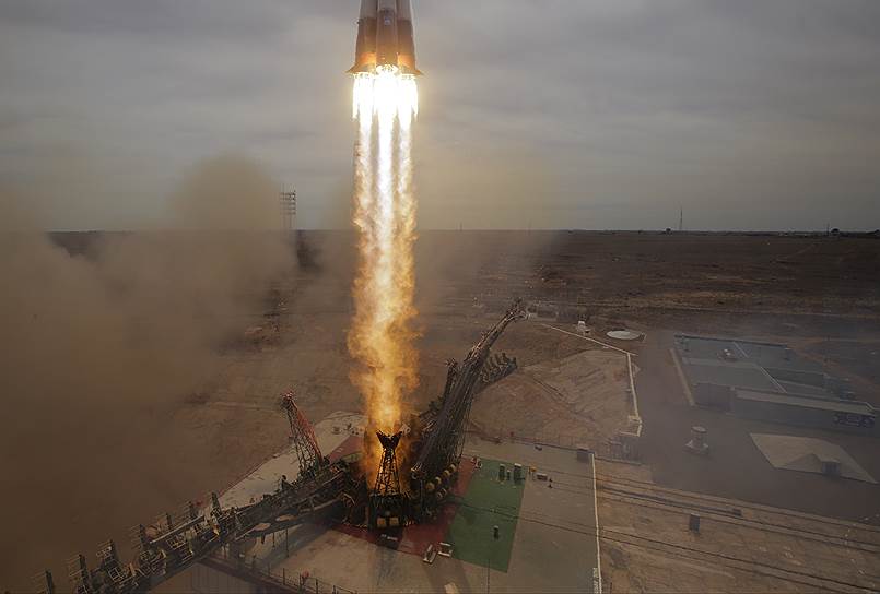 Байконур, Казахстан. Запуск на МКС космического корабля «Союз МС-04» с двумя космонавтами на борту 
