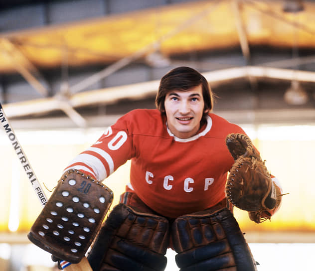 В сборную СССР Третьяк попал в 1970 году перед самым чемпионатом мира. Первенство было удачным для начинающего игрока, со следующего года он стал основным вратарем сборной. В 1972 году Третьяк выступал на Олимпиаде в Саппоро, где стал самым молодым хоккеистом—чемпионом Игр