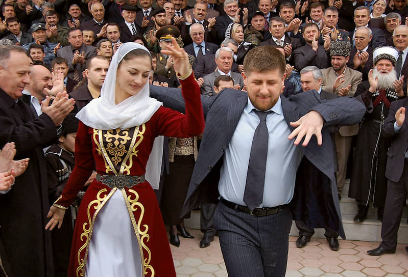 Рамзан Кадыров на праздновании после утверждения его кандидатуры на пост главы Чечни 