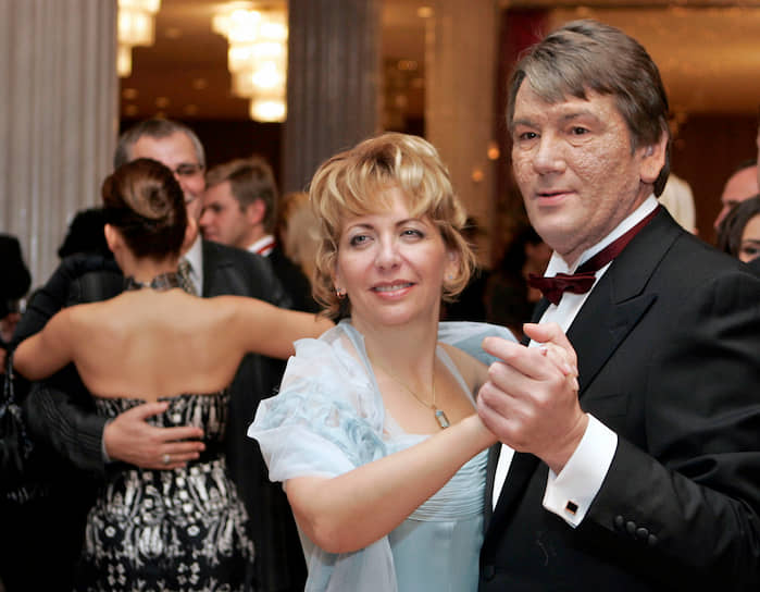 Экс-президент Украины Виктор Ющенко с женой Екатериной на благотворительном балу
