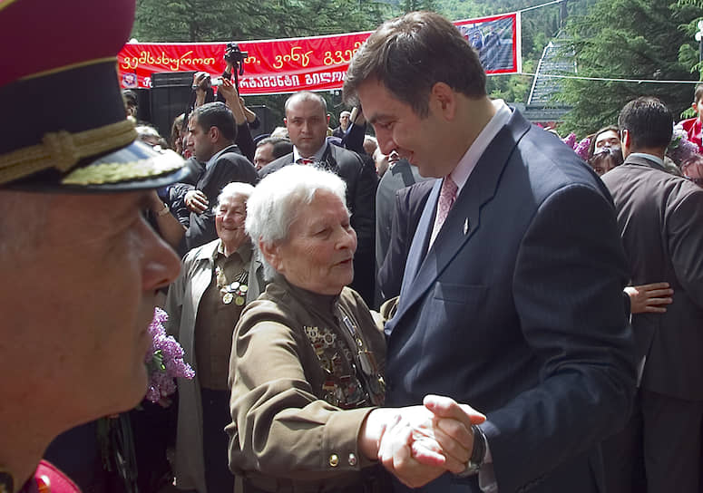 Бывший президент Грузии Михаил Саакашвили на встрече с ветеранами Великой Отечественной войны