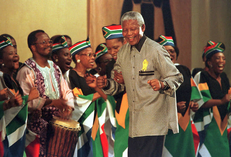 Экс-президент ЮАР Нельсон Мандела на ассамблее Всемирного совета церквей