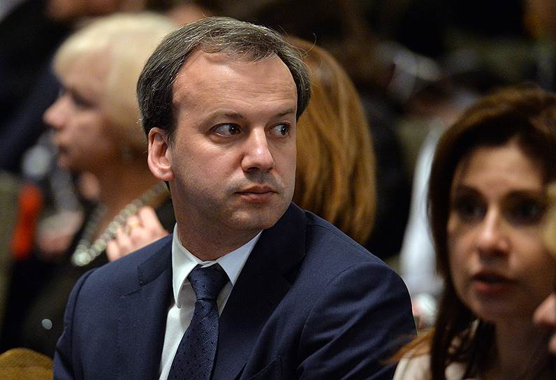 Вице-премьер Аркадий Дворкович на предпремьерном показе спектакля «Аудиенция» 