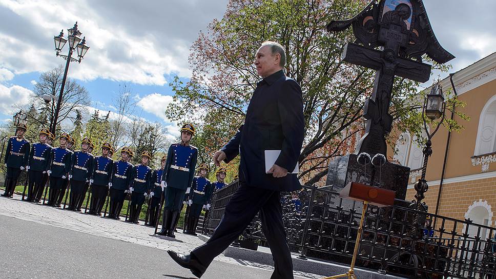 Как Владимир Путин принял участие в открытии памятника-креста