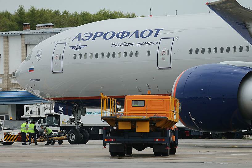 1 мая. Самолет Boeing 777 авиакомпании «Аэрофлот», летевший из Москвы в Бангкок, попал в воздушную яму. Пострадали 27 человек