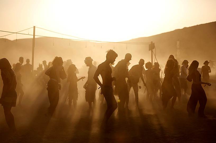 Негева, Израиль. Участники фестиваля Midburn — аналога Burning Man, который ежегодно проводится в Неваде