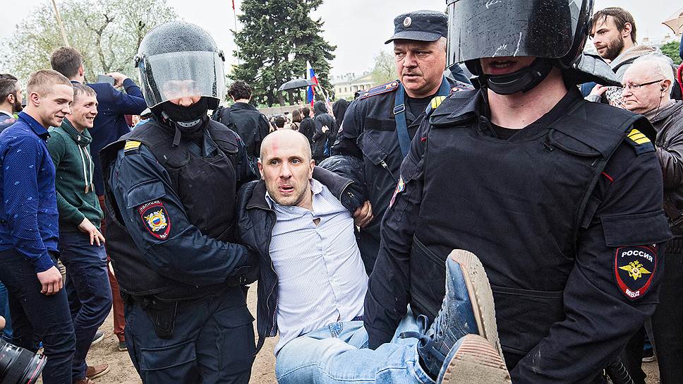 В Санкт-Петербурге задержаны 500 участников акции против коррупции