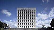 Дворец итальянской цивилизации (Palazzo della Civilta Italiana), который итальянцы называют Квадратным Колизеем,— яркий образец архитектурного наследия Муссолини