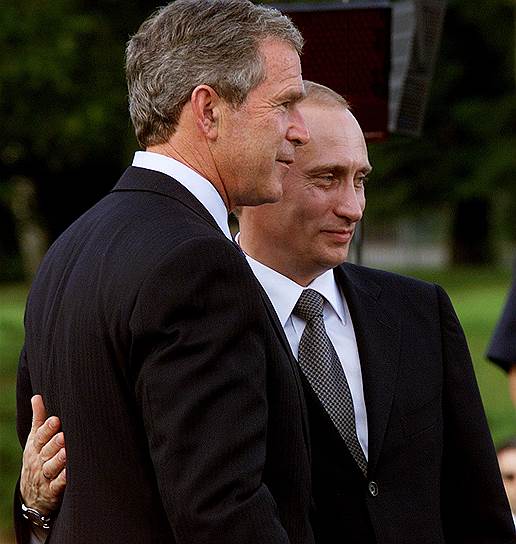 Джордж Буш-младший в июне 2001 года в Любляне «заглянул в глаза» Владимиру Путину, «ощутил его душу» и увидел в нем «прямого и достойного доверия человека». Президент России счел коллегу «приятным собеседником» и «нормальным абсолютно человеком, реально воспринимающим вещи». К концу своих сроков президенты продолжали называть друг друга друзьями, однако Владимир Путин уже сравнивал США с «товарищем волком», а Джордж Буш сомневался, что с демократией в России «все в порядке».