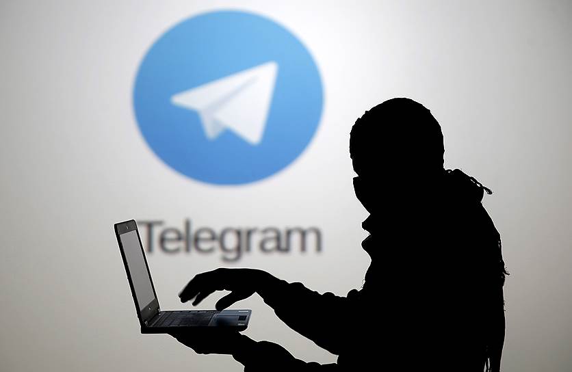 26 июня. ФСБ России сообщила об использовании мессенджера Telegram террористами при подготовке взрыва в метро Санкт-Петербурга 3 апреля. Ранее глава Роскомнадзора Александр Жаров призвал команду проекта зарегистрировать мессенджер как канал распространения информации. Основатель Telegram Павел Дуров через несколько дней согласился с этим требованием, и мессенджер включили в список