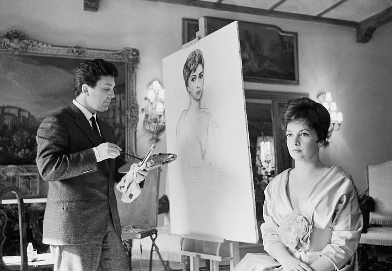 В 1963 году по личной просьбе актрисы в Италию на несколько дней прилетел советский художник Илья Глазунов. Лоллобриджиде очень понравился эскиз ее лица, который нарисовал мастер, и она попросила сделать для нее большой портрет