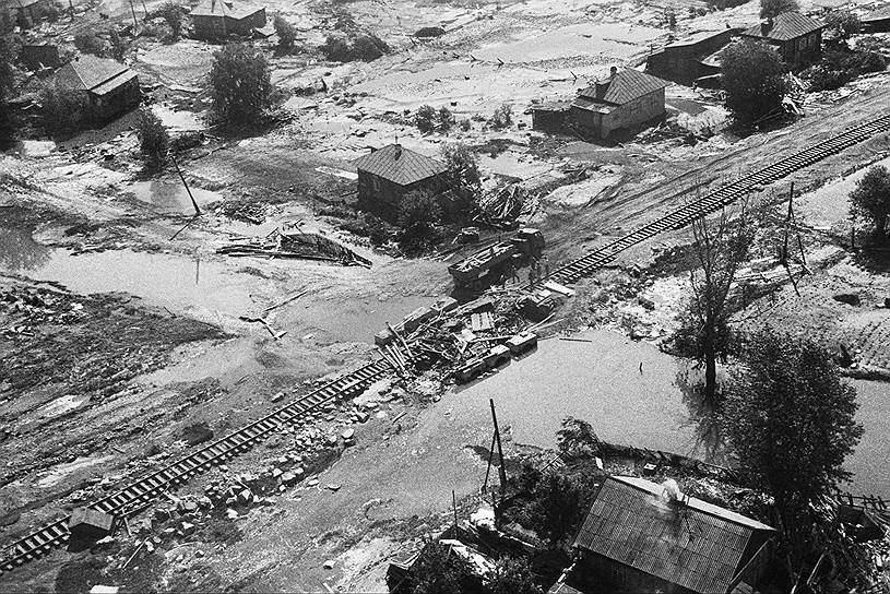 14 июня 1993 года в Свердловской области из-за дождевых паводков разрушилась Киселевская грунтовая плотина на реке Каква. 1550 домов в Серове были полностью затоплены. Жертвами аварии стали 15 человек. Ущерб составил 63,3 млрд. неденоминированных рублей 