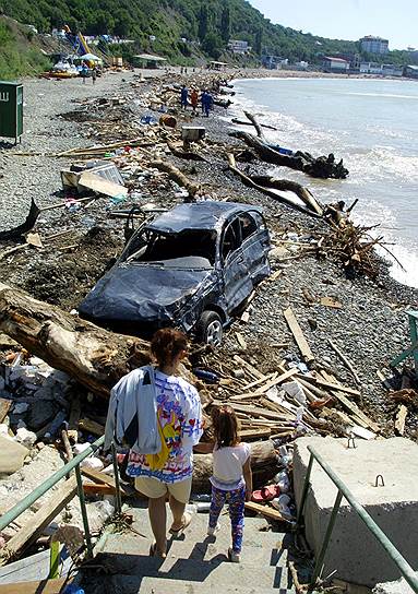 В июне и июле 2002 года из-за сильных дождей из берегов вышли реки в 9 регионах южной части России, в том числе Кубань, Лаба и Сунжа. Позже ливень со штормом обрушились на Новороссийск