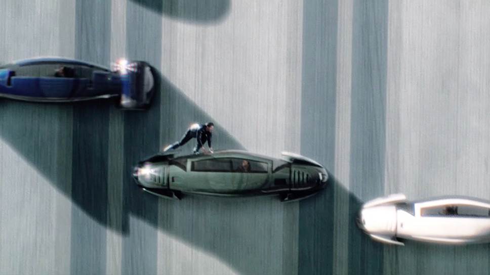 В 2002 году в фильме «Особое мнение» автомобили могли левитировать, двигаясь по шоссе как перпендикулярно, так и параллельно дороге.