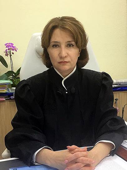 Судья Елена Хахалева