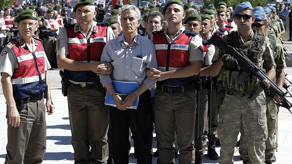 В Анкаре начался ключевой процесс над обвиняемыми в попытке военного переворота
