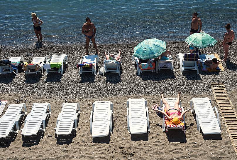 11 августа. На горячую линию Роспотребнадзора поступило более 500 обращений от туристов, жалующихся на ухудшение здоровья во время отдыха на турецких курортах