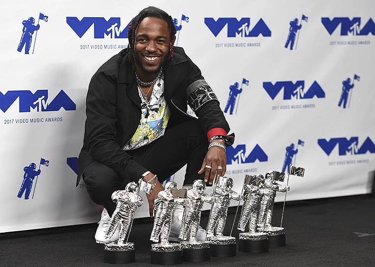 Рекордсменом VMA-2017 стал рэпер Кендрик Ламар, получивший шесть наград, в том числе за видео года на песню Humble
