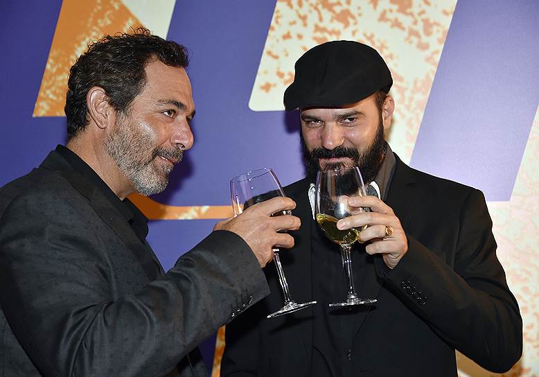 Режиссер Мени Яиш (справа) и актер Морис Коэн перед началом показа фильма «Вышибала» в кинотеатре «Пионер» на XVI фестивале израильского кино