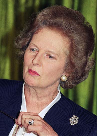 После 11 лет своего премьерства, в 1990 году Тэтчер была вынуждена уйти в отставку из-за разногласий с коллегами по партии. Писала мемуары, выступала с критикой действующих политиков. Скончалась от инсульта в 2013 году