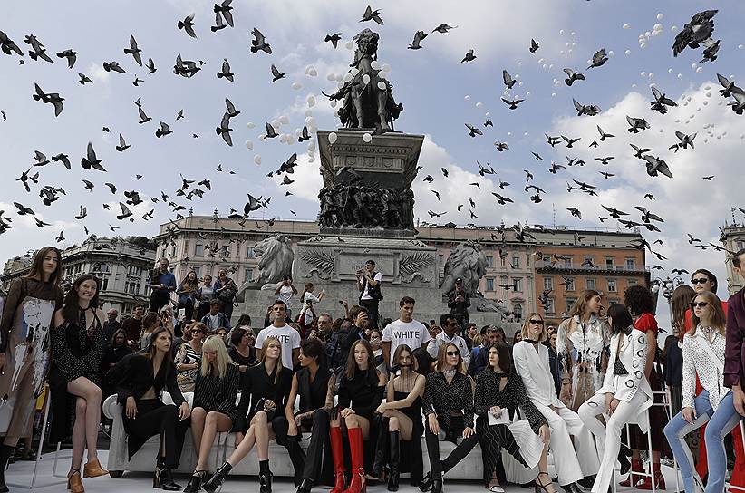 Милан, Италия. Модели презентуют новую коллекцию марки одежды SSheena