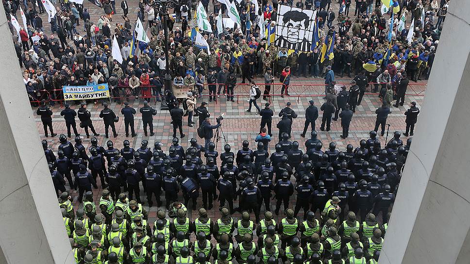 Что стало причиной протестов в центре Киева