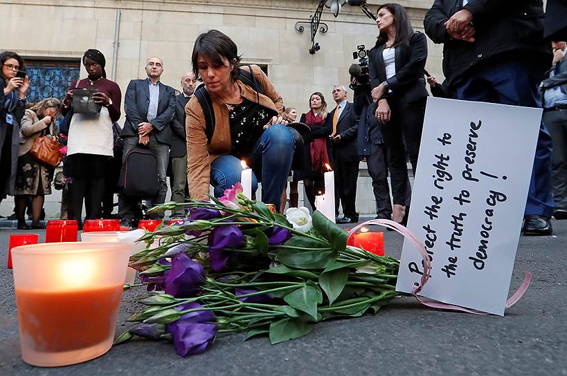 16 октября. На Мальте в результате взрыва погибла журналистка Дафна Каруана Галиция, занимавшаяся «панамским досье»