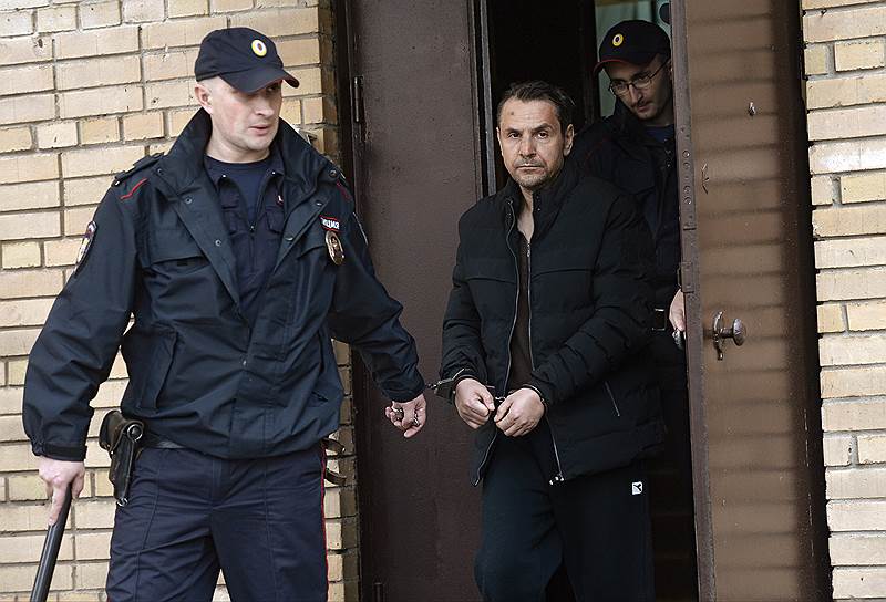 Обвиняемый в покушении на убийство журналистки «Эха Москвы» Татьяны Фельгенгауэр Борис Гриц (справа) 