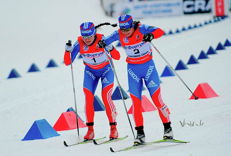 Лыжницы Евгения Шаповалова (слева) и Юлия Иванова