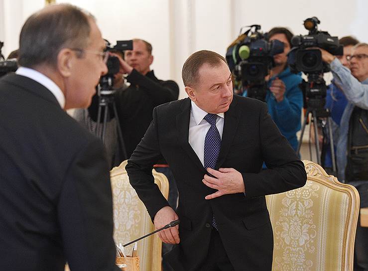 Министр иностранных дел России Сергей Лавров (слева) и министр иностранных дел Белоруссии Владимир Макей