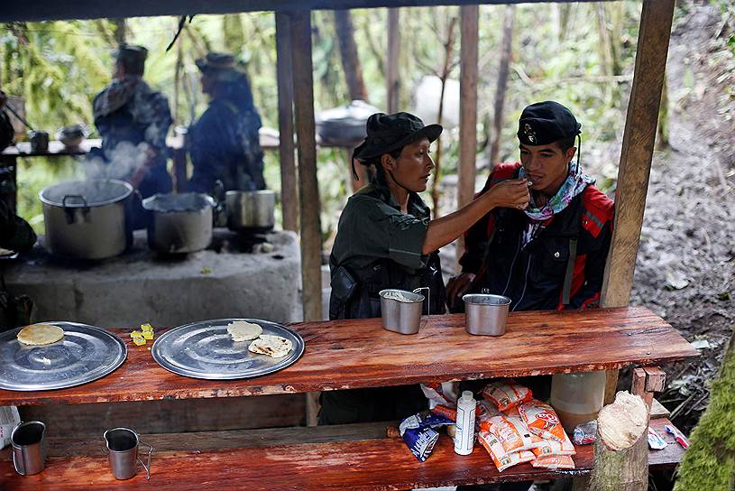 23 июня 2016 года колумбийские власти подписали соглашение с FARC о прекращении огня, предусматривавшее разоружение повстанцев и создание 23 временных зон для боевиков для их интеграции в мирную жизнь