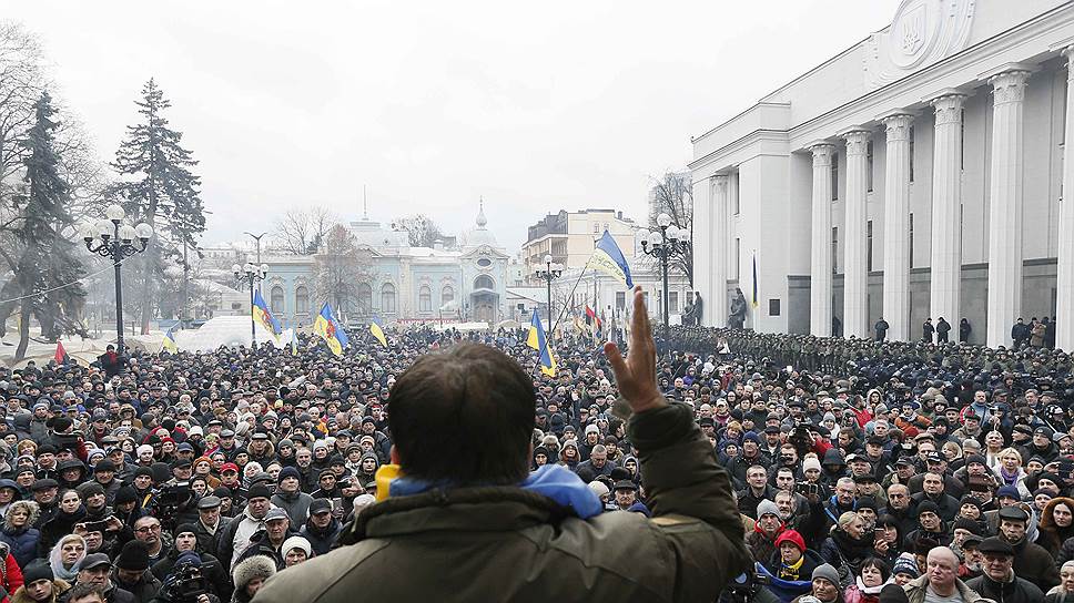 Как сторонники Михаила Саакашвили отбили его у СБУ и пришли к Верховной раде