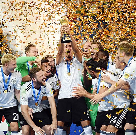 2 июля. Кубок конфедераций по футболу. Его обладателем стала сборная Германии, обыгравшая чилийцев со счетом 1:0. Заметность: 8 996,58